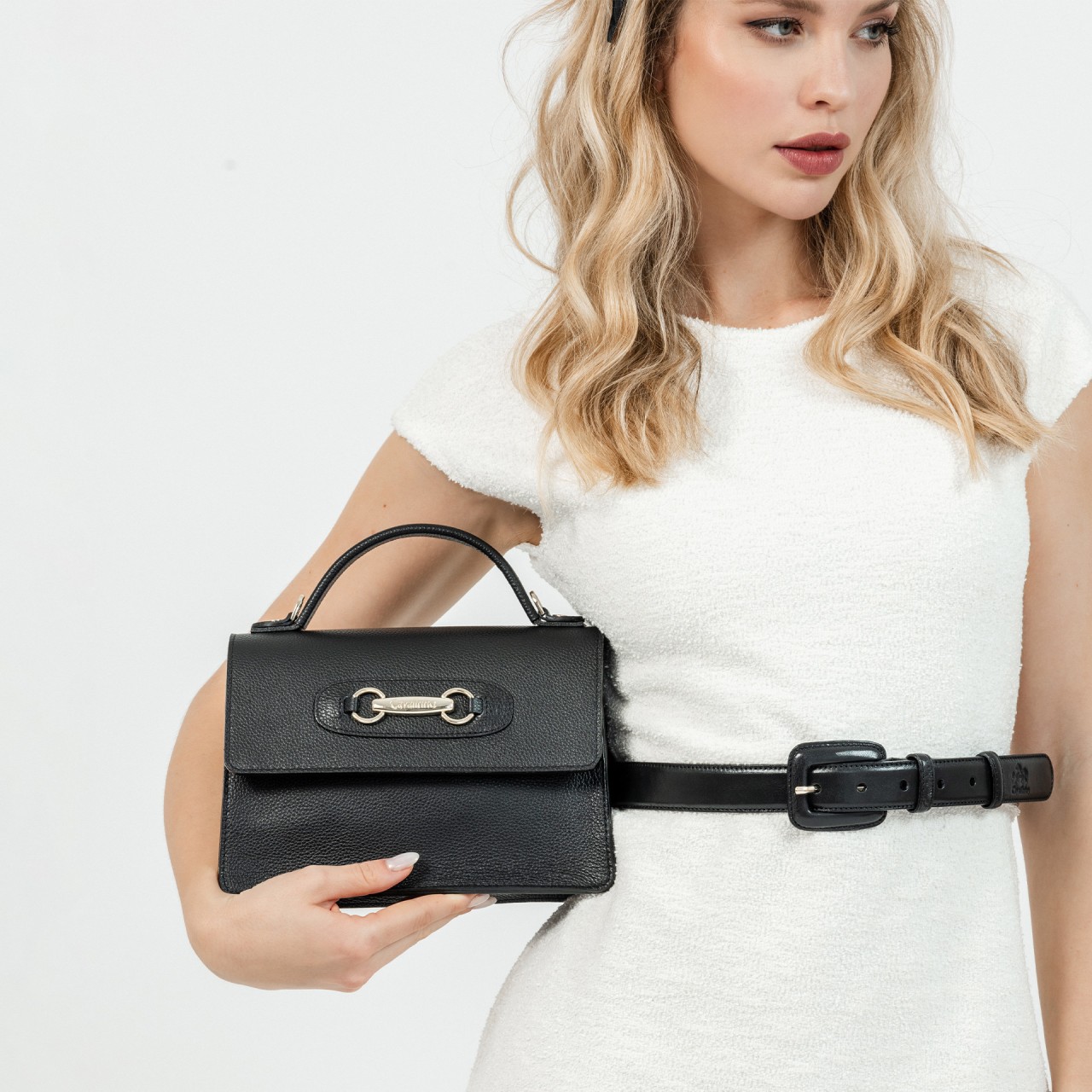 Muse Crossbody Bags