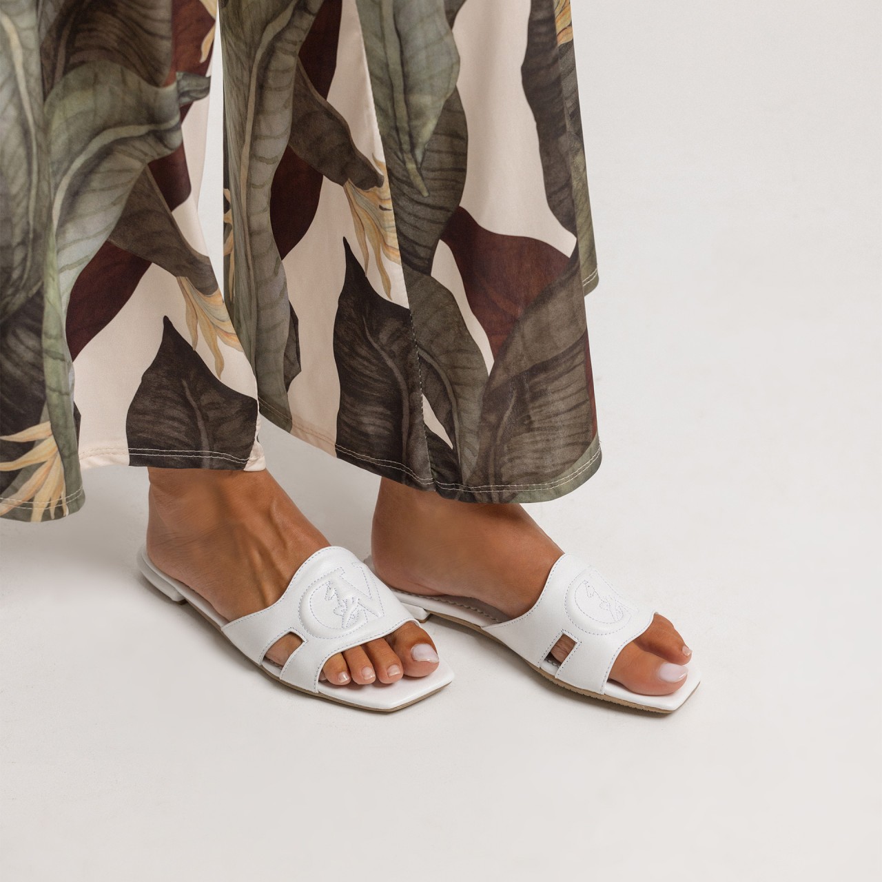 Flat Sandal Horse by Cavalinho